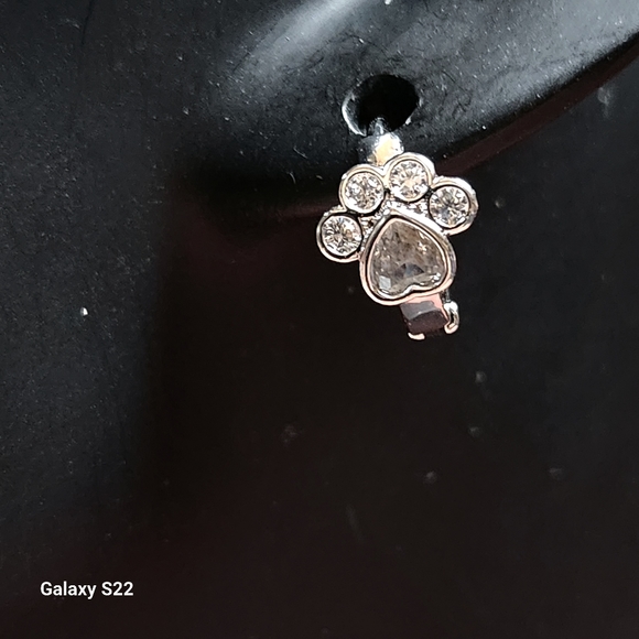 925 Silver Cat or Dog Paw Earrings Zircon Paw Print Regular/Cartridge NWT - Picture 4 of 4